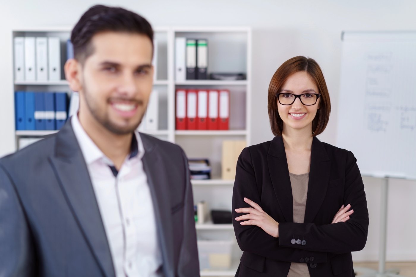 Unternehmensberaterin und Unternehmensberater im beruflichen Beratungskontext